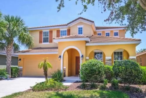 Recently Renovated 5BR house with Private Pool & Resort Amenities photo 42