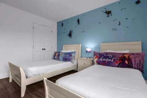 Recently Renovated 5BR house with Private Pool & Resort Amenities photo 33