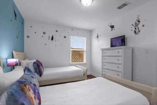 Recently Renovated 5BR house with Private Pool & Resort Amenities photo 32