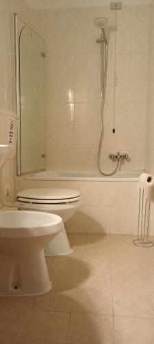 Domus Cassinis Metro and trains at your doorstep