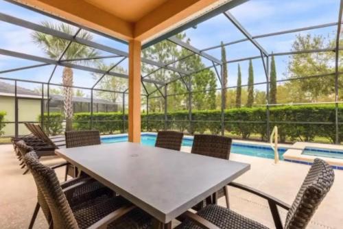 Recently Renovated 5BR house with Private Pool & Resort Amenities photo 15