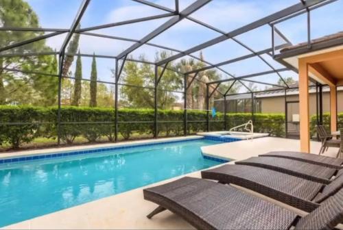 Recently Renovated 5BR house with Private Pool & Resort Amenities photo 14