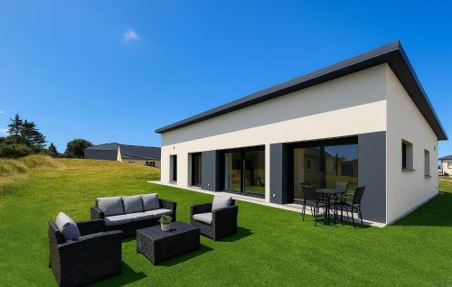 Awesome Home In Creances With Wifi