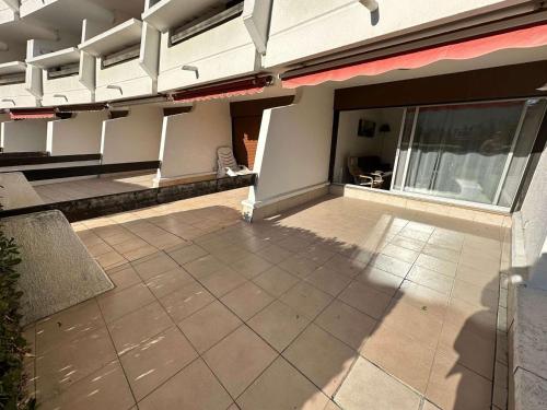 Deux pièces avec terrasse à 100m de la plage, animaux admis