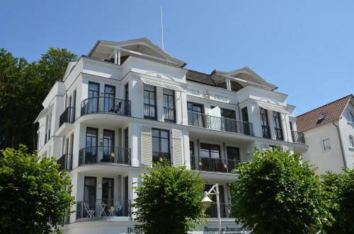Villa "Paula" F501 WG 01 "Findling" strandnah mit Kamin, Terrasse, Balkon