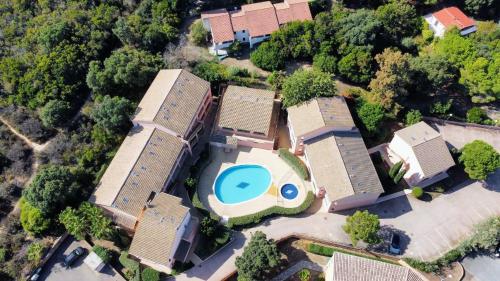 Piscina a Charmant appartement climatisé proche mer o a prop