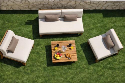 Holiday House Maze with jacuzzi