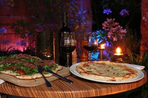 Makanan di atau berdekatan hotel