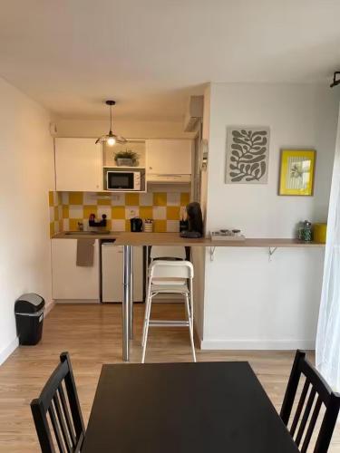 Grand studio 34m2 - Parking & Fibre - Proche Airbus