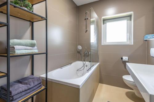 Villa Welcome Home, a spacious and modern villa with a sea view