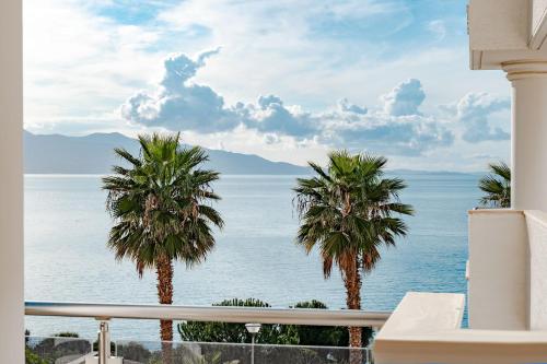 AZURE VISTA Apartment-White Residence