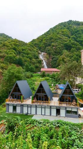 AĞARaN SUİT BUNGALOV