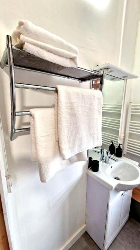 Appartement T2 au calme 10 min de métro Barriere de paris , Lavache
