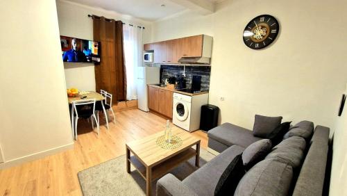 Appartement T2 au calme 10 min de métro Barriere de paris , Lavache