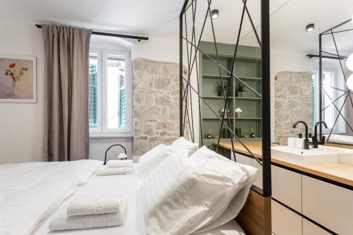 LAVIE LOFT Brand New Two-Level Duplex, 2 bathrooms