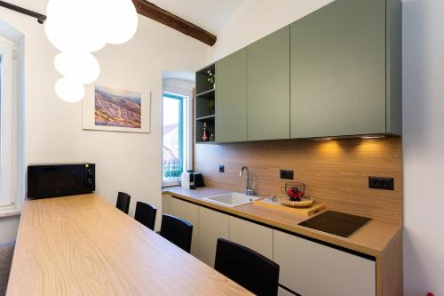 LAVIE LOFT Brand New Two-Level Duplex, 2 bathrooms