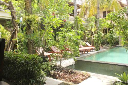 Kolam renang di atau dekat dengan Yulia 1