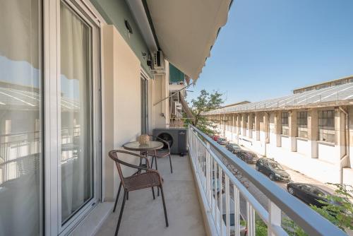 Luxurious, Equipped, Metro-Facing Flat in Athens