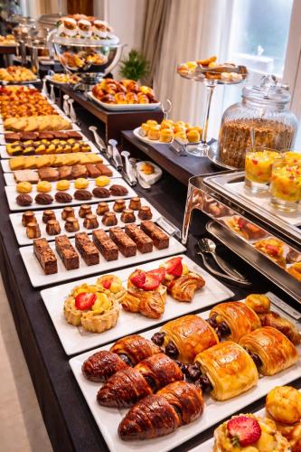 Hotel Carat Apart Boutique — Buffet breakfast