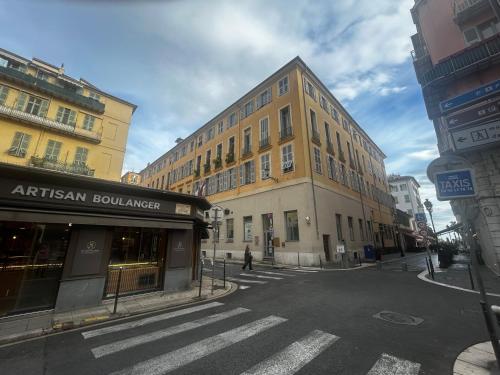 Joli studio rénové vieux Nice