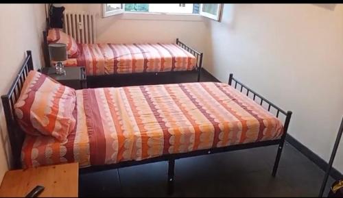 NEW CHEAP PRIVATE ROOM, KITCHEN , OVERWIEUW sea,TRAM on spot, 12 minutes from nice train station with tram , beach in 17 min tram , CHAMBRE PRIVÉE pas cher, cuisine équipée , tram sur place, APERÇU mer, 12 min de la gare de Nice avec le tram, 17 min plage