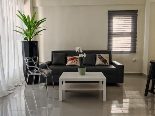 2 Bdrm, Wi-fi, Hot Water Near Beach and River, 2R