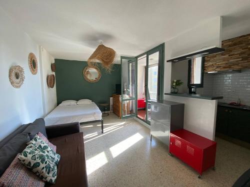 STUDIO - Proche Mer, Terrasse et PARKING PRIVATIF