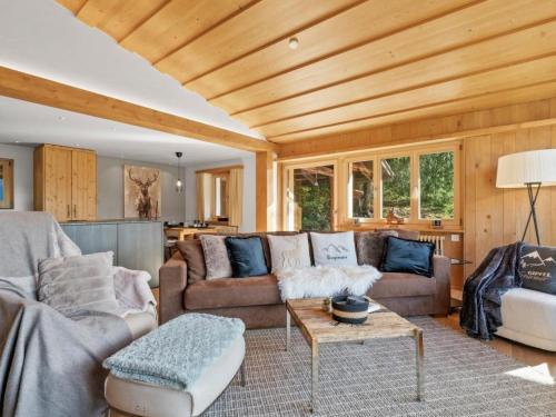 Holiday Home A&Y Chalet zum goldenen Hirsch by Interhome