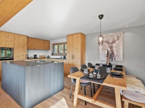Holiday Home A&Y Chalet zum goldenen Hirsch by Interhome
