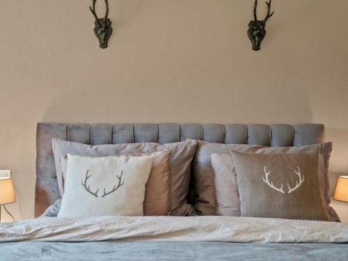 Holiday Home A&Y Chalet zum goldenen Hirsch by Interhome