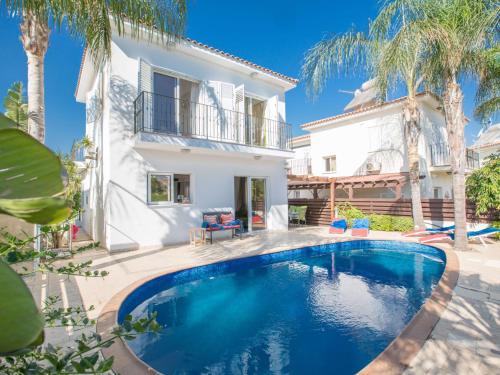 Holiday Home Charmante 3-Schlafzimmer-Villa DI12 mit privatem Pool by Interhome