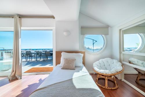 Luxe Penthouse, BBQ, jacuzzi, games, ocean view, Oura 2-min walk - By Seareen