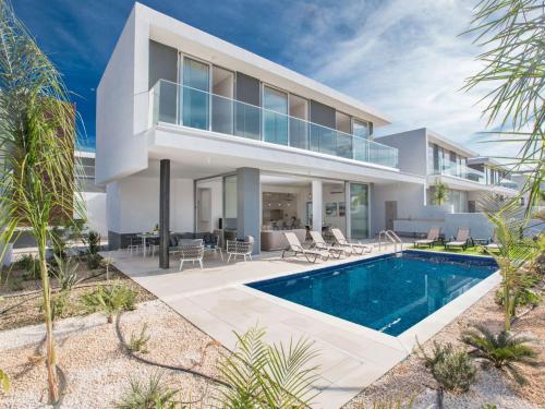 Holiday Home 3-Schlafzimmer-Villa mit privatem Pool im Zentrum by Interhome