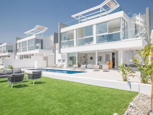 Holiday Home Haus in Pernera mit Bi-Fold Patio by Interhome