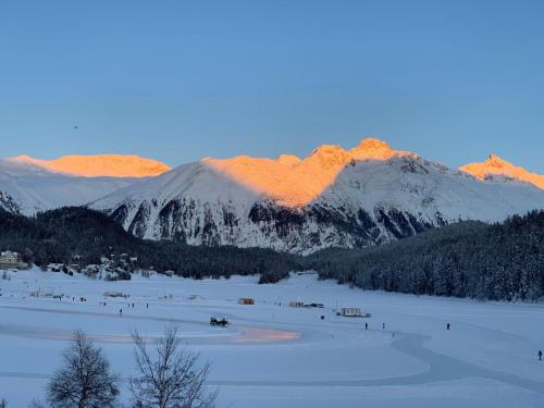 Apartment Chalet Haus am See by Interhome