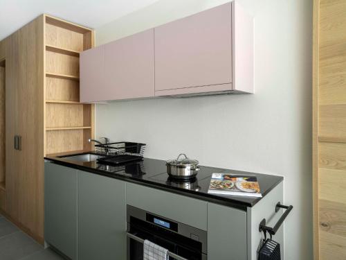 Apartment Stadthaus N9 Mountain Medium Studio by Interhome