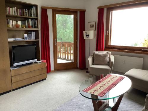 Apartment Chesa Auricula 4 Aden - ÖV inclusive by Interhome