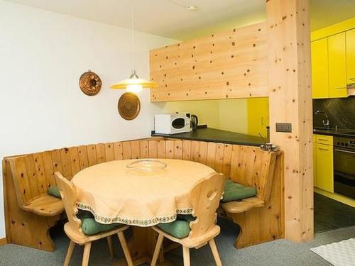 Apartment Arnica 5 by Interhome