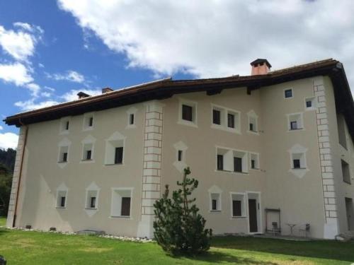 Apartment Chesa Chüderun 34 by Interhome