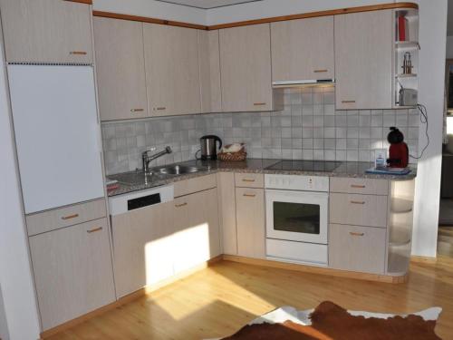 Apartment Chesa Sunasain V5 by Interhome