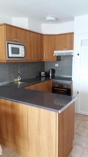 Apartment with pool view - Castle Harbour Los Cristianos