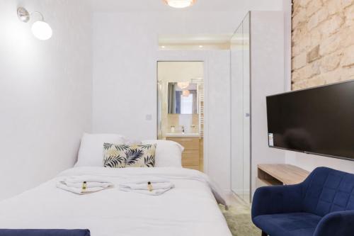 Studio near Le Moulin Rouge and Montmartre