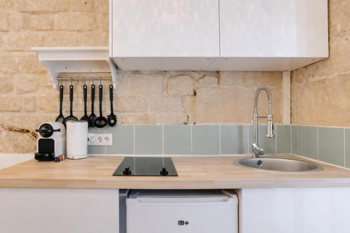 Studio near Le Moulin Rouge and Montmartre