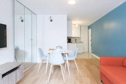Parisian Charm Studio - Ideal Stay for 3 Guests