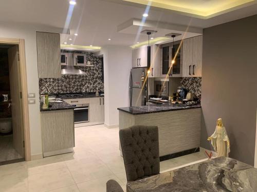 كمبوند ازاد - جلف الجامعه الامريكيه - التجمع الخامس