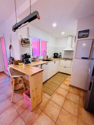 Mabuhay Surf House with ocean view