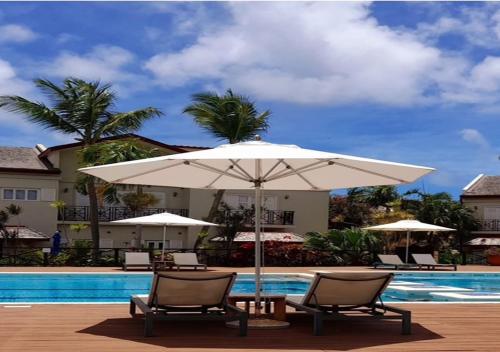 Piscina a ChloChel Hideaway o a prop