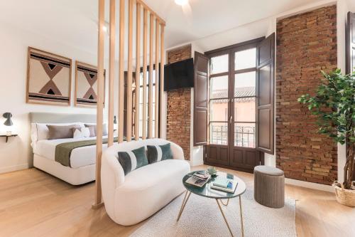 Homeclub Modern Studio in Mármoles II