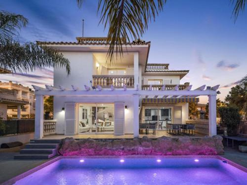 Holiday Home Villa SOL FELOSTAL- 130m zum Strand- nahe Airport und Palma Zentrum by Interhome