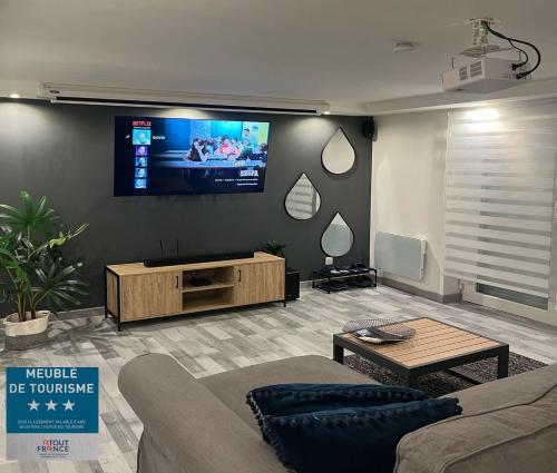 Très bel appartement type loft de 40 m2, classé 3 étoiles dans maison avec parking privatif